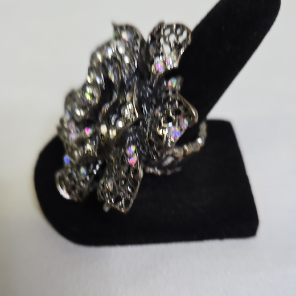 Flower Statement Ring and Earrings Set, 2 Pieces - Picture 6 of 8